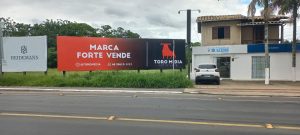 Investir em um Outdoor em 2026 Vale a Pena